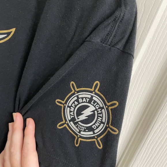 Exclusive Lightning Gasparilla Women’s Crop Top 2022 Tampa Bay Pirate Shirt - Picture 11 of 12